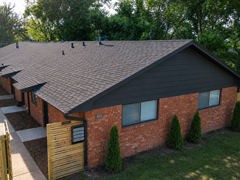 Front view of property