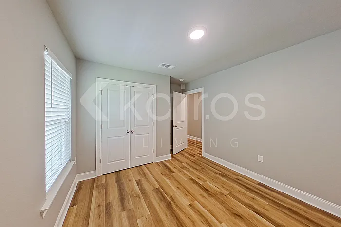 13724 Willowmore Dr — Photo 13