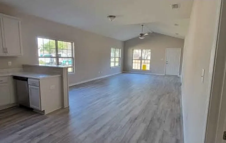 6101 Albray Dr — Photo 7