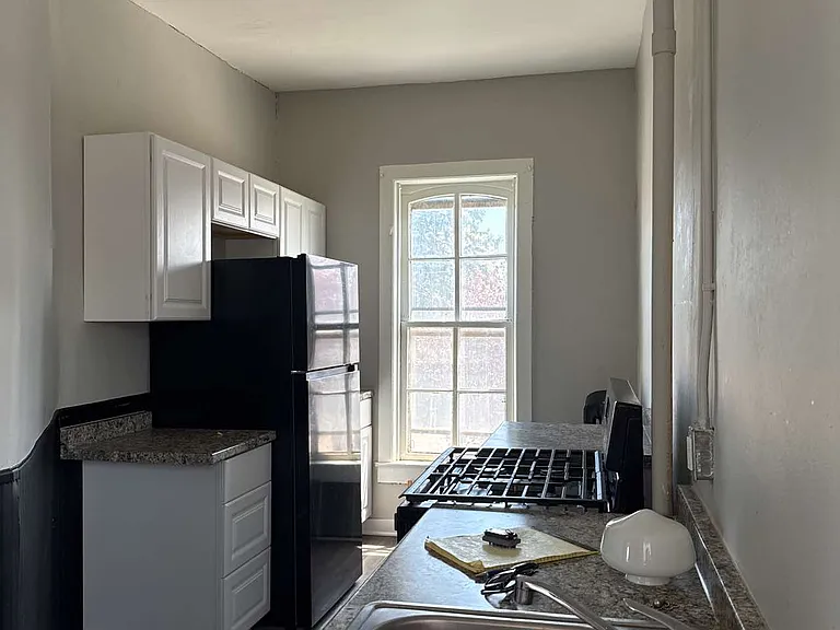 927 Ontario St — Photo 14