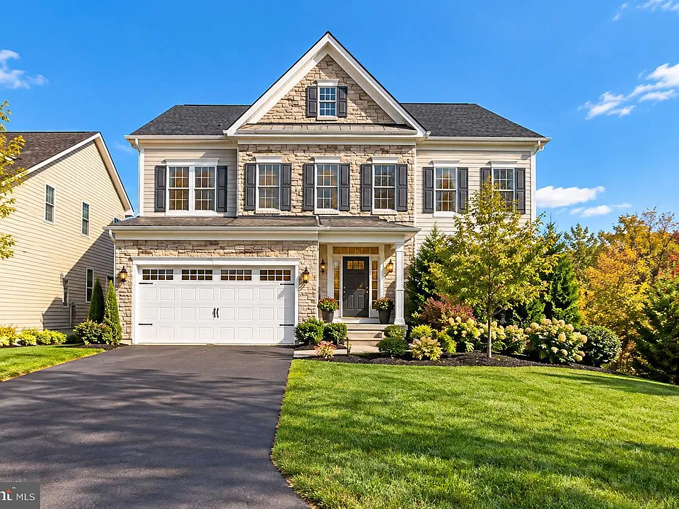 41584 Tring Ln