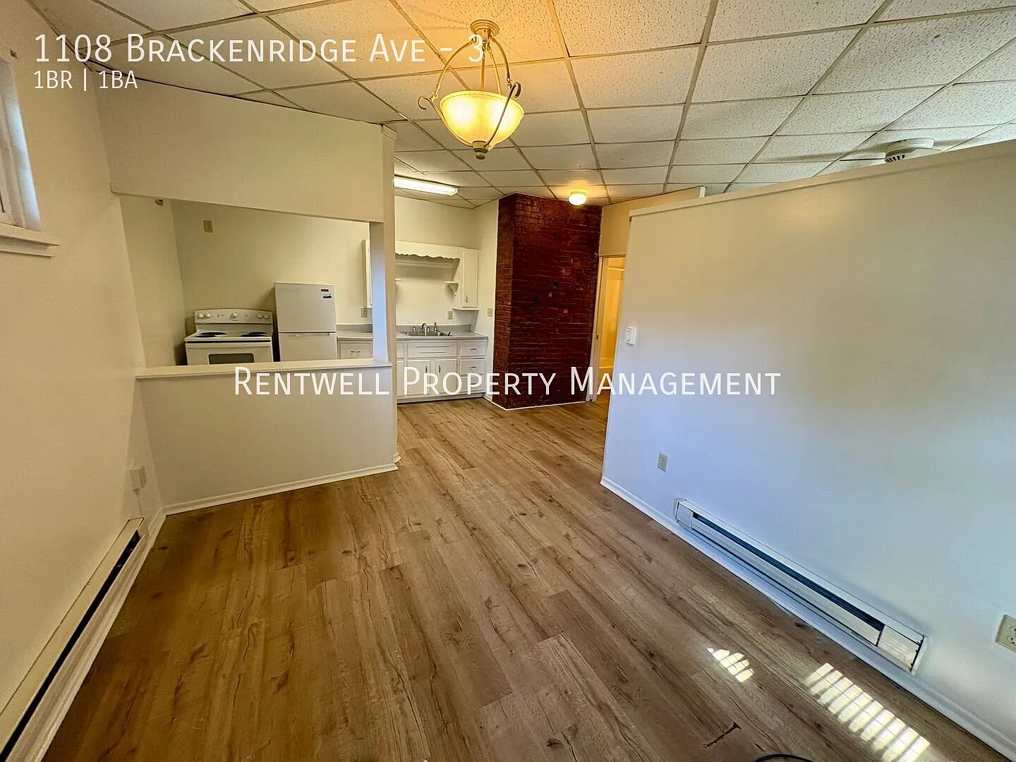 Charming 1-Bedroom First-Floor Apartment with Back Deck — Photo 3