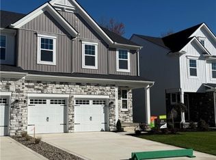 9125 Ledge View Ter, Broadview Heights, OH 44147