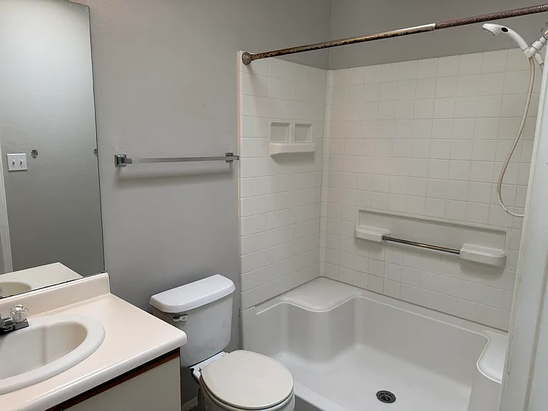 7328 Pechora Dr NE — Photo 17