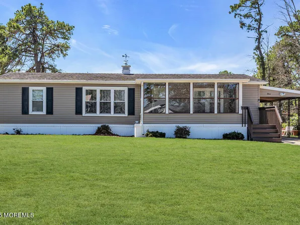 3 Gloria Lane, Barnegat, NJ 08005