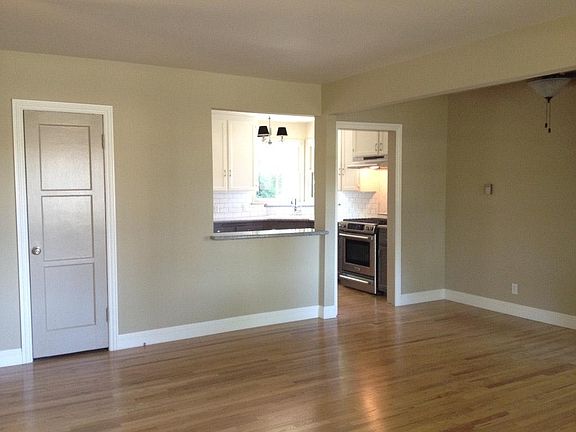 Living Room toward Kitchen (4)