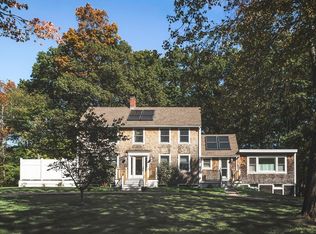 8 Old Essex Rd, Ipswich, MA 01938