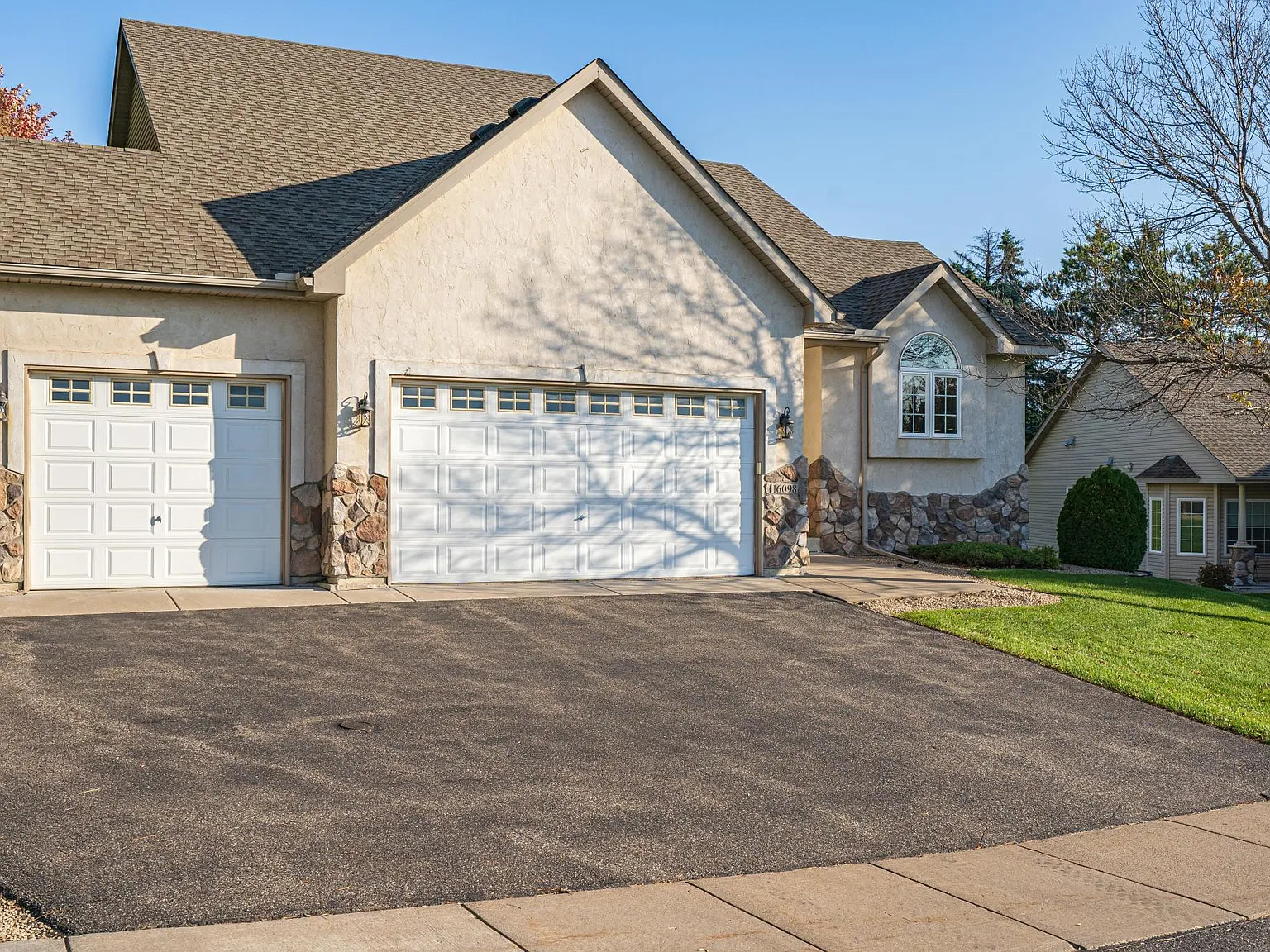 3 bed, 3400 sqft, $5,500 — Photo 3