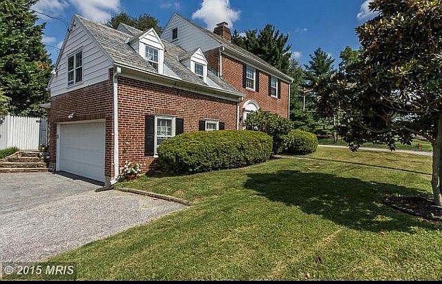 2nd image of 1004 Stevenson Ln