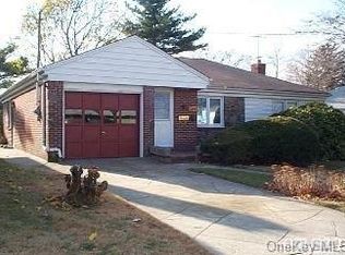 1345 Remson St, Valley Stream, NY 11580