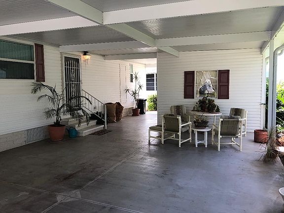 3rd image of 142 Riverwalk Dr