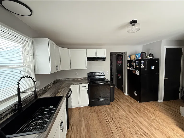 72-74 Summit St — Photo 12