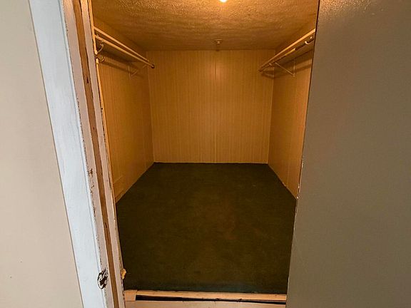 5th image of 304 Theo Ave