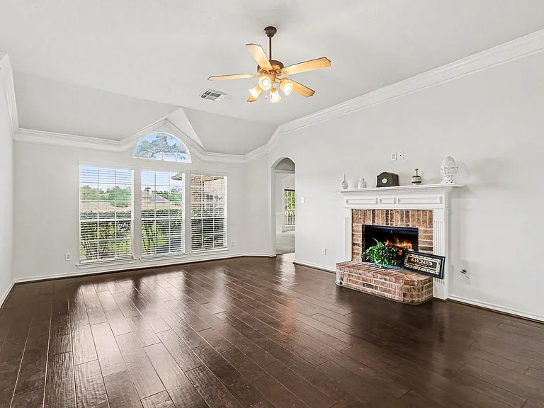 16434 Redcrest Dr — Photo 4