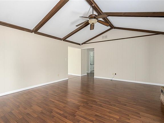 5th image of 10 Royale Cir