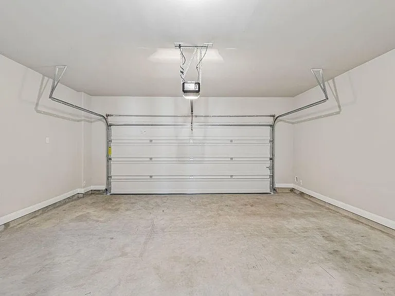 9808 Falling Fern Ln — Photo 16