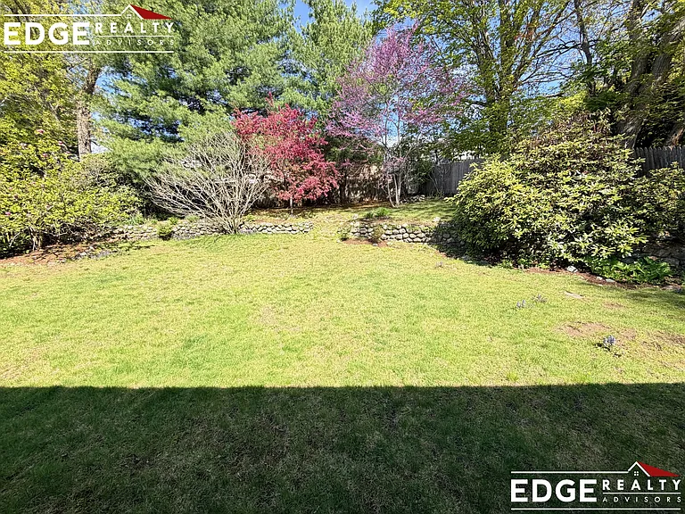 105 Hamilton Rd — Photo 18