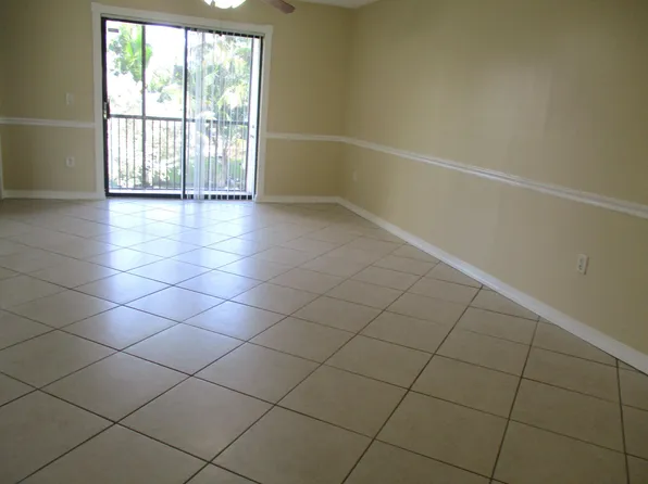 9389 NW 1st Ct #201, Hollywood, FL 33024
