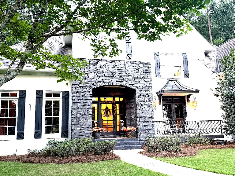 1500 Woodridge Pl — Photo 3