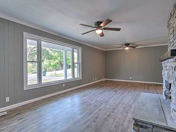 4th image of 1005 Martingale Dr
