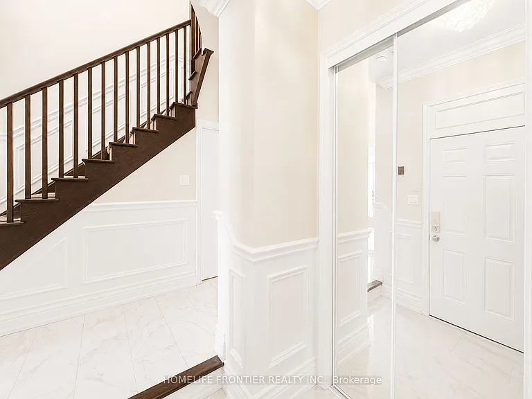 885 Farmstead Dr #UPPER — Photo 14