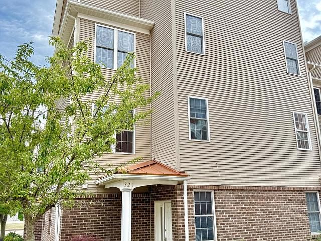1st image of 321 Breeze Point Cir #5