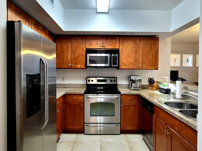 1723 SW 2nd Ave #1007 — Photo 2