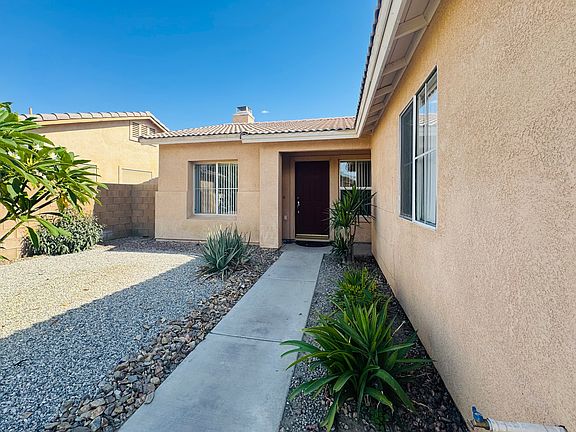 2nd image of 79405 Avenida Las Palmas