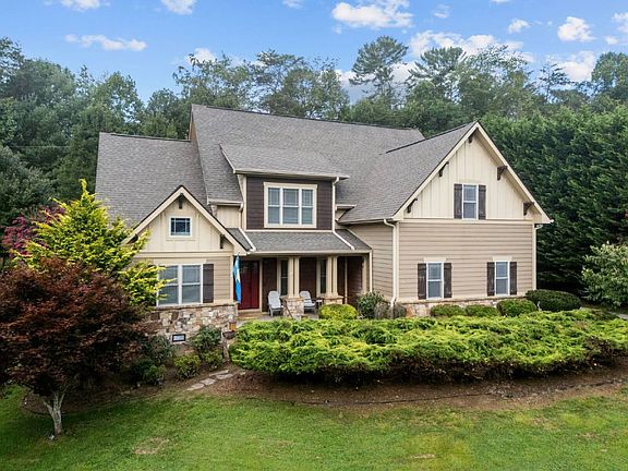 2nd image of 119 Meadow Run Dr
