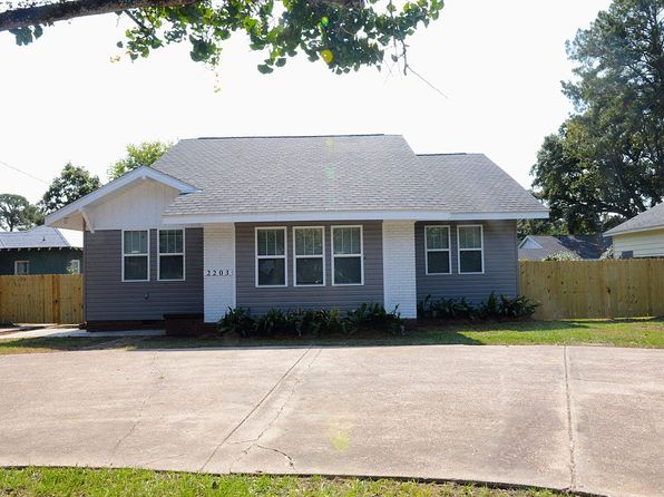 2203 Dauphin St