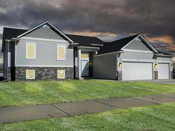 8246 Dylan Dr, Merrillville, IN 46410