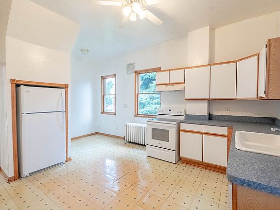 3rd image of 2221 N Lamon Ave