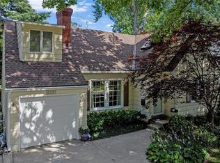 5535 Canterbury Rd, Fairway, KS 66205