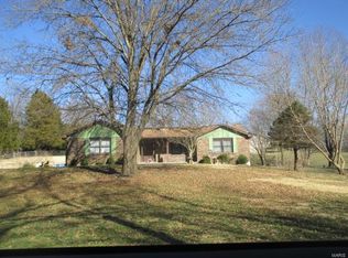 832 Ropa Dr, Pacific, MO 63069