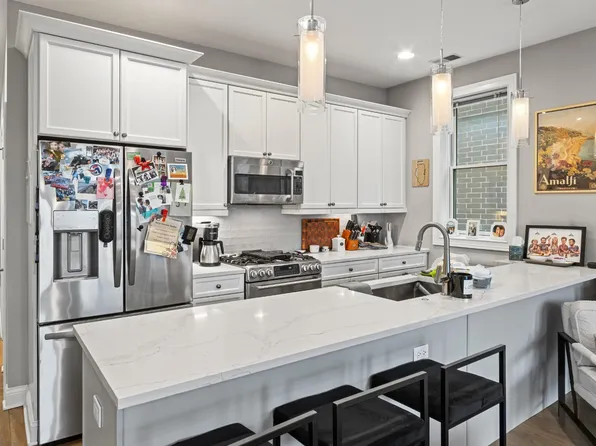 1513 W Diversey Pkwy APT 2E, Chicago, IL 60614