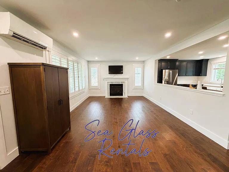 Beacon Dr — Photo 11