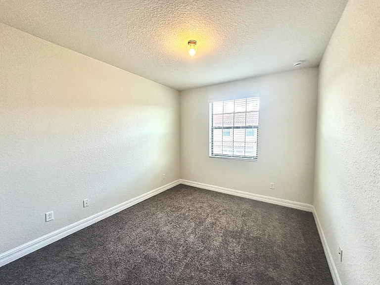 9980 Eagle Creek Center Blvd — Photo 11