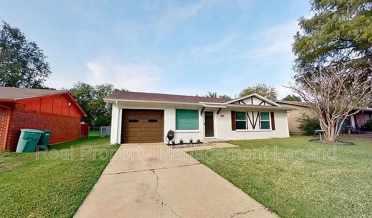 717 E Martin Ln — Photo 18