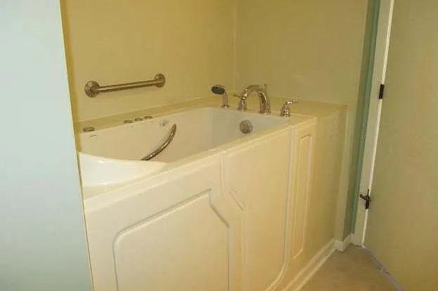 402 Port Royal Way — Photo 59