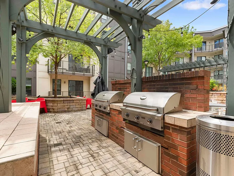 400 Rhett — Photo 20