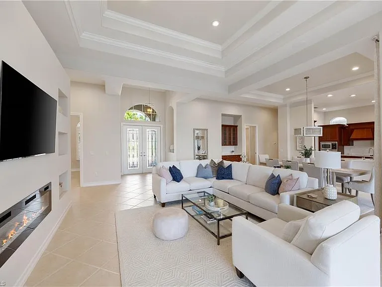 8950 Shenendoah Cir — Photo 6