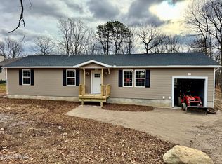 515 Hummingbird Ct, Bushkill, PA 18324