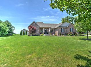 5880 Lakelynn Dr, Macon, IL