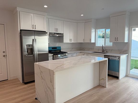 3rd image of 9945 1/2 Lull St
