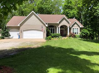 13 Weeks Ln, Litchfield, IL 62056