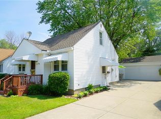 293 Kirkwood Dr, West Seneca, NY 14224