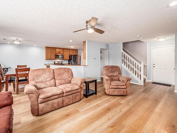 2nd image of 3044 Cumberland Woods Dr