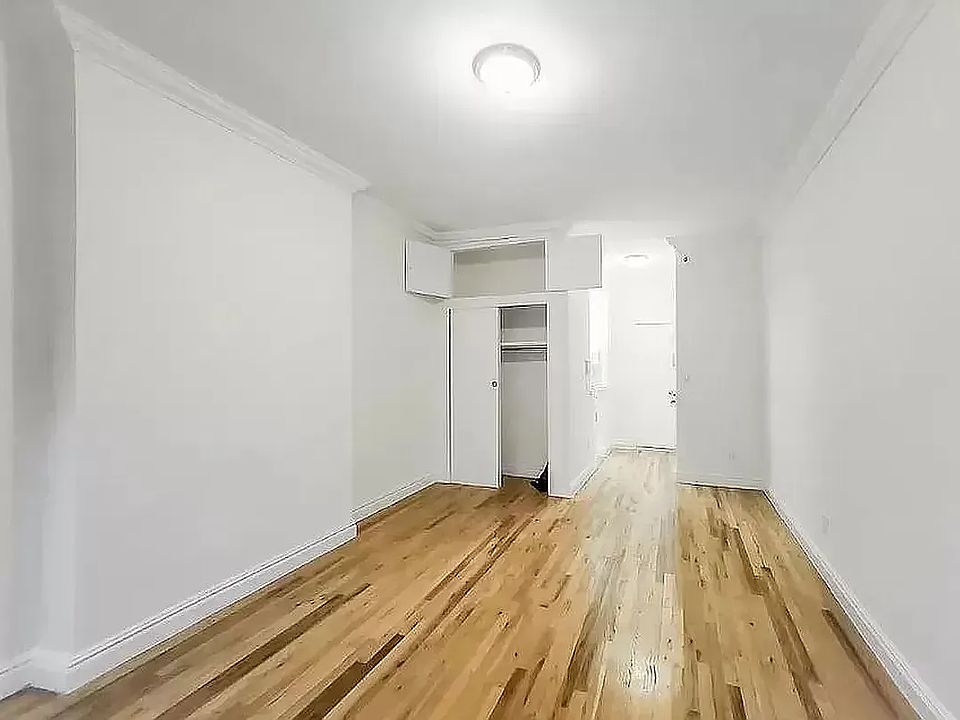 2nd image of 210 E 83rd St APT 5A