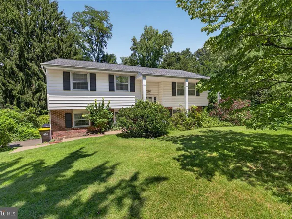 74 Glen Dr, Yardley, PA 19067