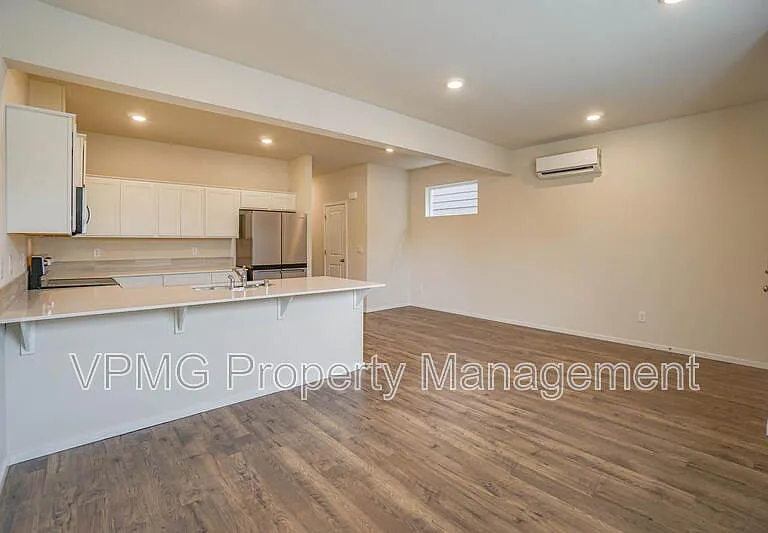 2628 NE 117th Pl — Photo 6